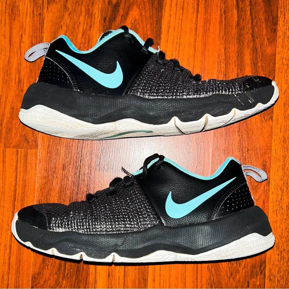 Nike Hustle Quick Touch Shoes Size 4.5Y